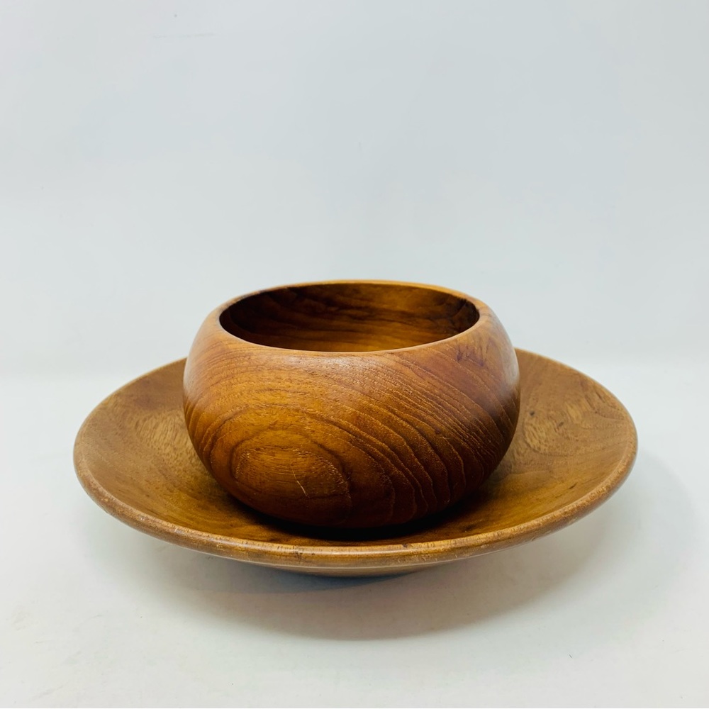 Set Of 2 Vintage Thai Mango Wood Carved Fruit Bowls